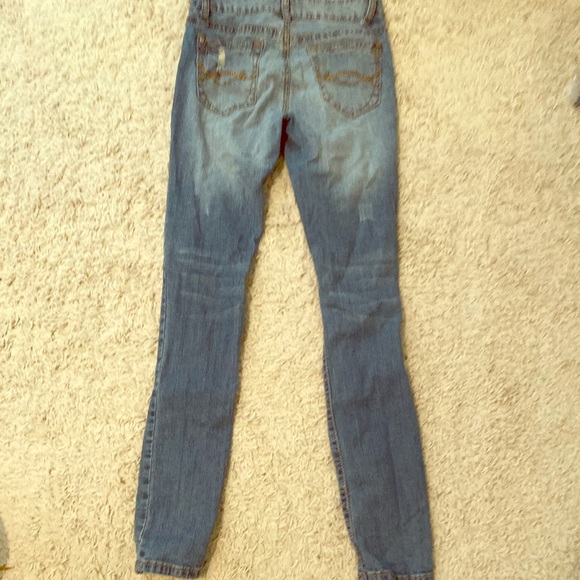 Distressed jeans - Picture 2 of 2